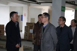 2015年1月19日，柯橋區委副書記、區長阮建堯來公